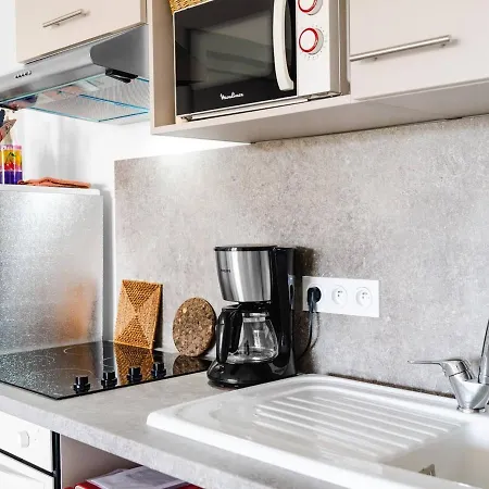 T3 Moderne Avec Wifi, Parking Securise Et A 300m De La - Fr-1-409-160 나르본