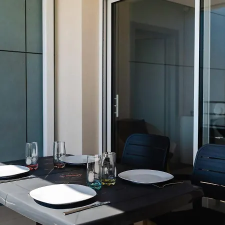Apartment T3 Moderne Avec Wifi, Parking Securise Et A 300m De La - Fr-1-409-160 *